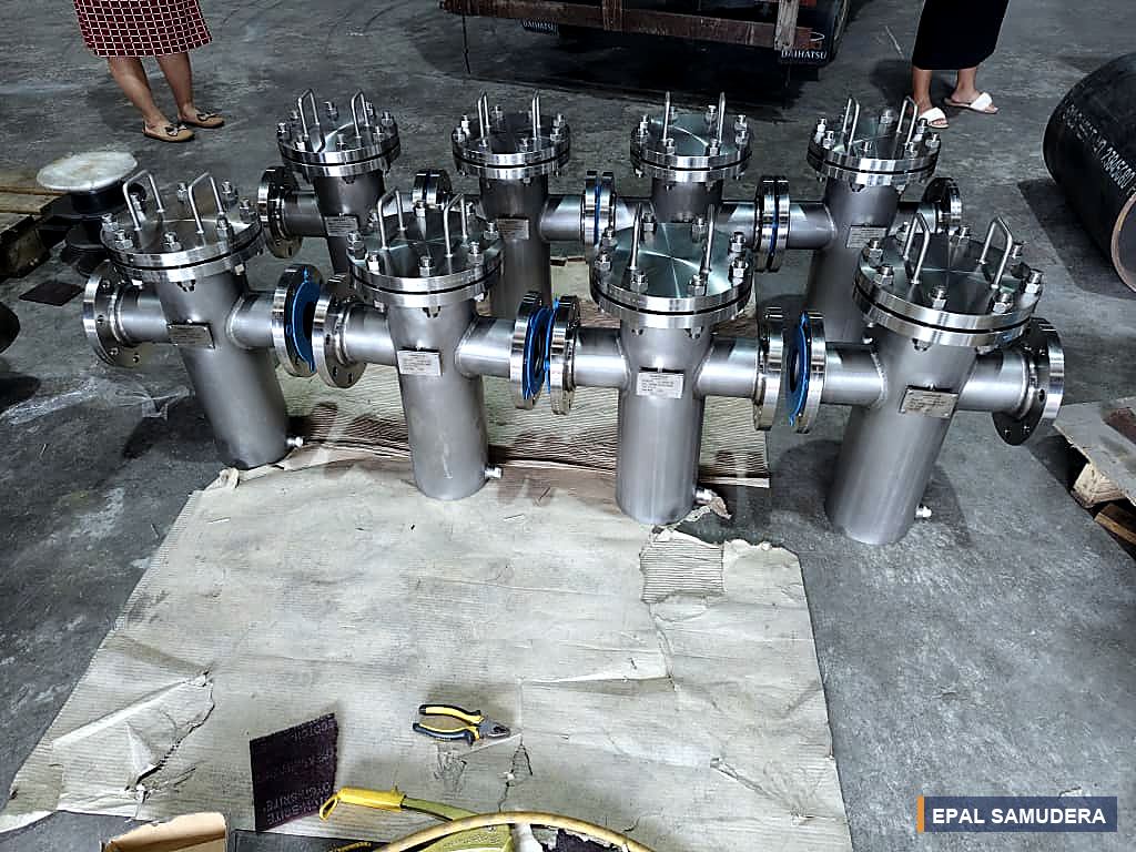 Batch of stainless basket strainers