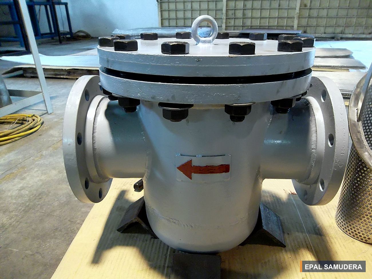 Carbon steel unit, painted, with basket