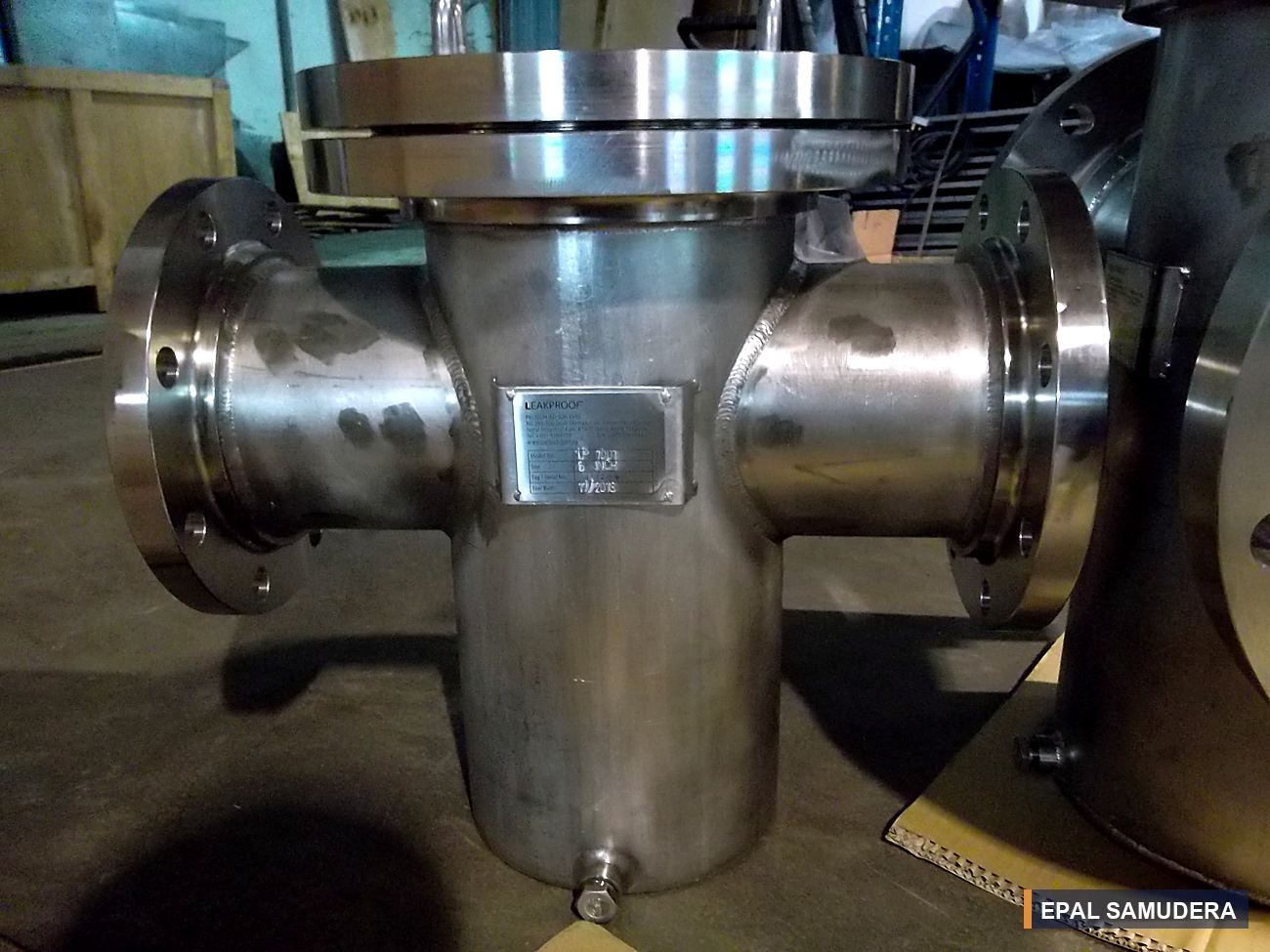 Stainless body, flanged